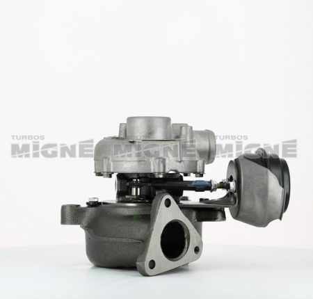 Turbo neuf comprenant :