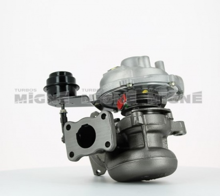 Turbo neuf comprenant :