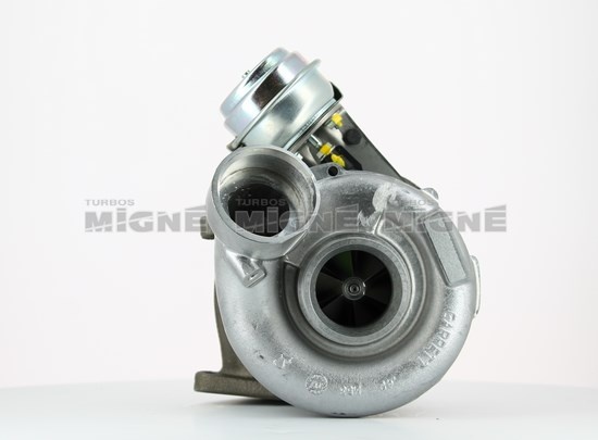 Turbo neuf comprenant :