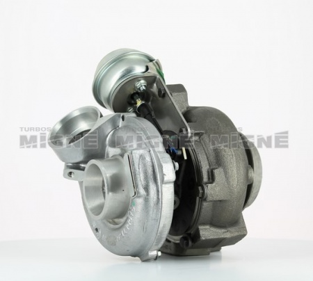 Turbo neuf comprenant :