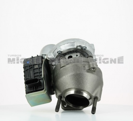 Turbo neuf comprenant :