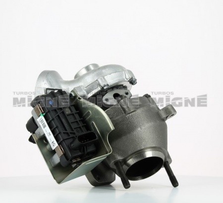 Turbo neuf comprenant :