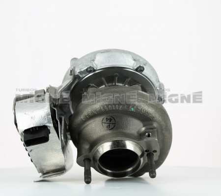 Turbo neuf comprenant :