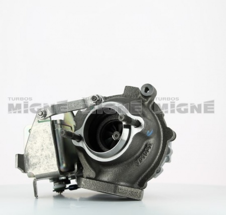 Turbo neuf comprenant :