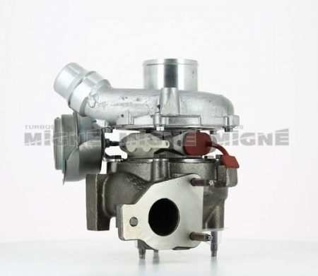 Turbo neuf comprenant :