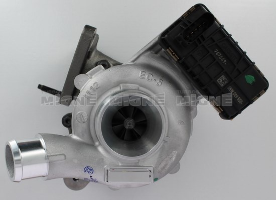 Turbo neuf comprenant :