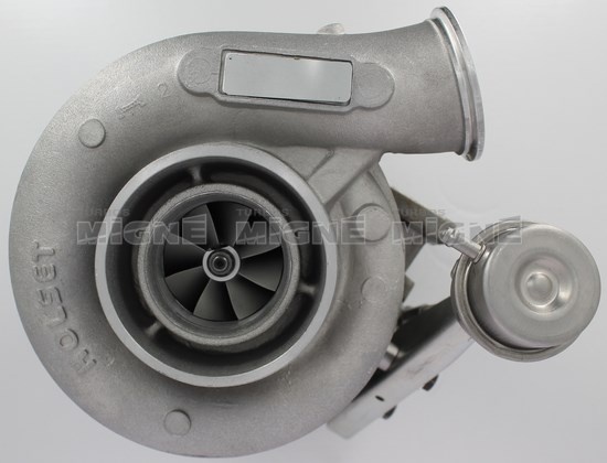 Turbo neuf comprenant :