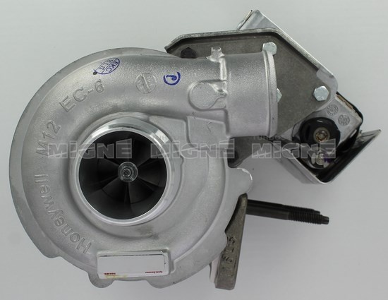 Turbo neuf comprenant :